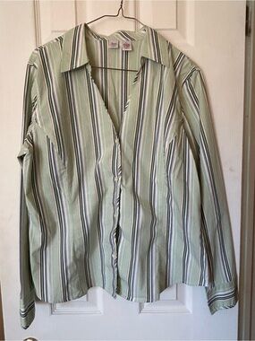 90s GH Bass Women’s Green Striped Button-Up Shirt - Large